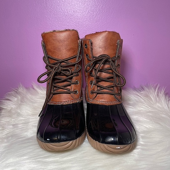 Yoki Shoes - New Yoki Dylan Women’s Two Tone Duck Boots - Size 6.5w